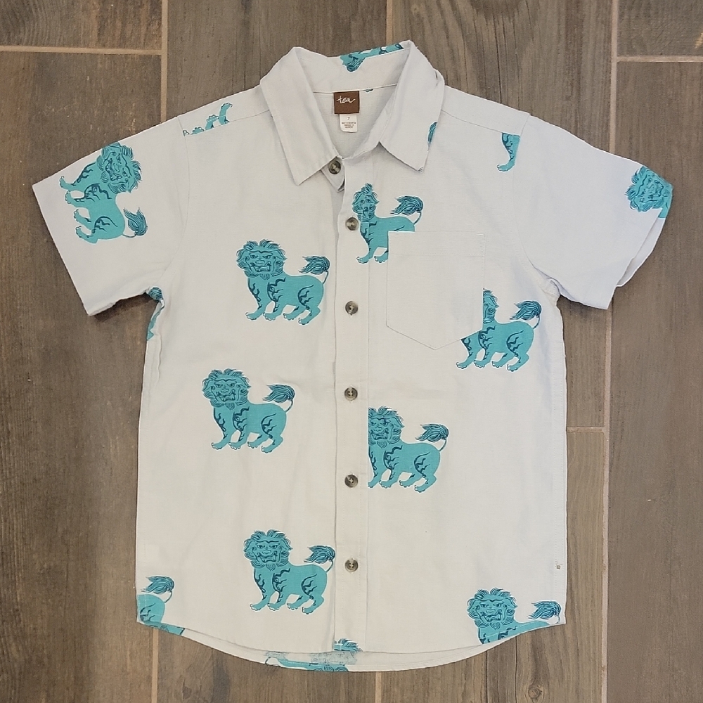 Tea Collection Grey and Blue-green Lion Print Button-Down Shirt